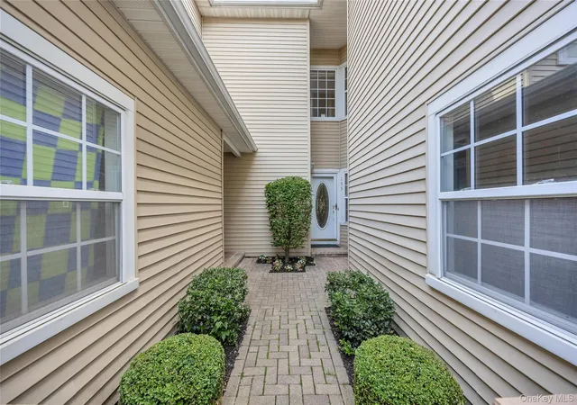 2nd image of 157 Windwatch Dr, Smithtown, NY 11788 | MLS# 1019337