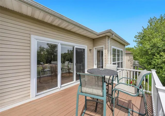 5th image of 157 Windwatch Dr, Smithtown, NY 11788 | MLS# 1019337
