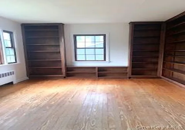 5th image of 301 Foster Ave, Islip, NY 11782 | MLS# 1019356