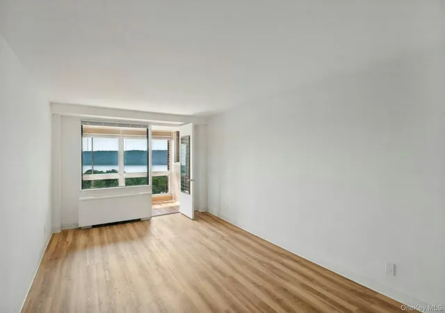 2nd image of 4705 Henry Hudson Parkway #15C, Bronx, NY 10471 | MLS# 1019363