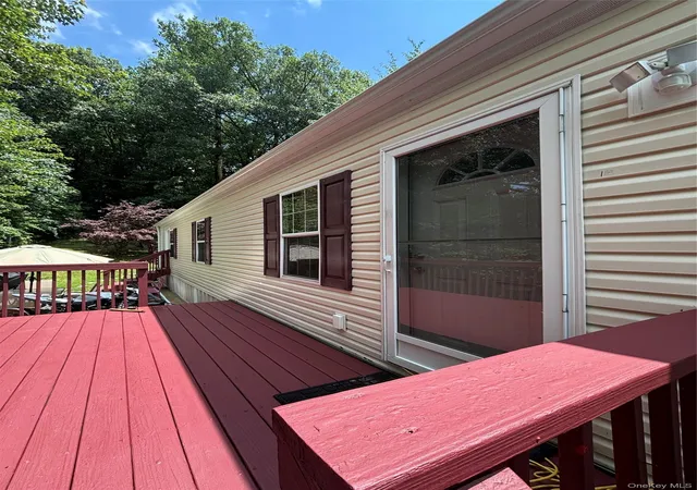 Homes for sale in Haverstraw, NY | 18 Parkway Trailer Court, Haverstraw, NY 10970 | MLS# 1019370