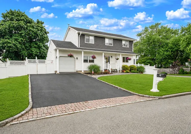 2nd image of 62 Oneida Ave, South Setauket, NY 11720 | MLS# 1019373