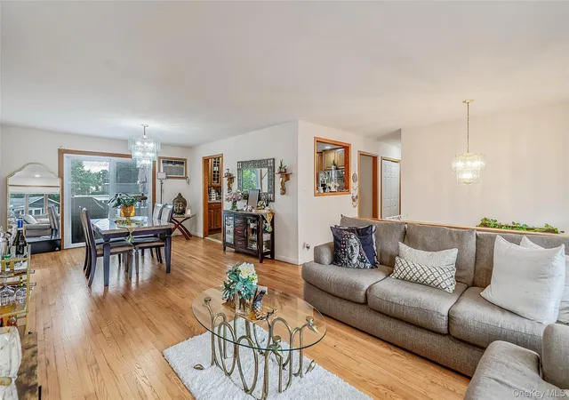 Homes for sale in Babylon, NY | 395 N Putnam Ave, Babylon, NY 11757 | MLS# 1019385