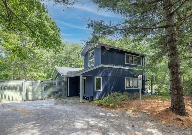 3rd image of 197 Two Holes Water Rd, East Hampton, NY 11937 | MLS# 1019417