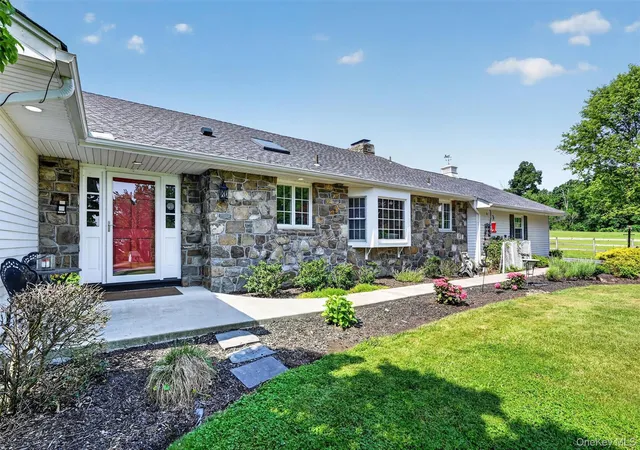 Homes for sale in Warwick (town), NY | 5 Hedges Rd, Warwick (town), NY 10990 | MLS# 1019420