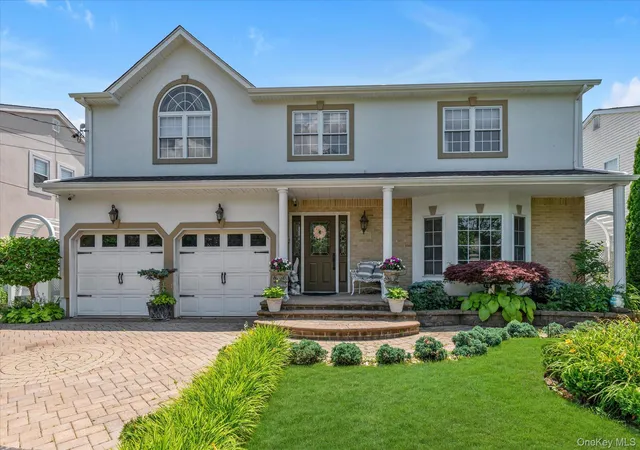 1st image of 525 11th St, Hempstead, NY 11516 | MLS# 1019430