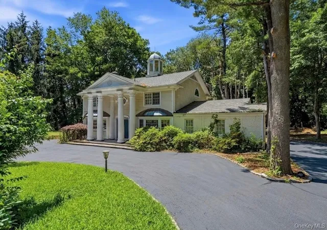 Photo 1 of Single family home for sale at 19 Pheasant Hl Ln, Glen Head, NY 11545 | MLS# 1019434 | Listing updated on 2026-07-25