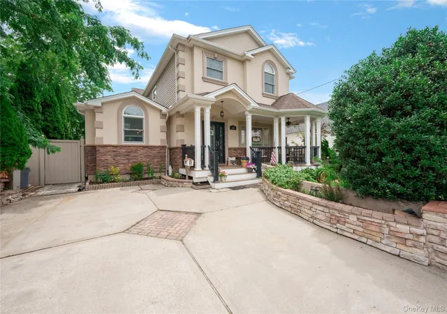 2nd image of 206 N 7th St, Babylon, NY 11757 | MLS# 1019441