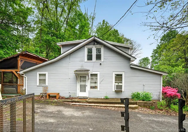 Homes for sale in Wallkill, NY | 32 Tarbell Rd, Wallkill, NY 12721 | MLS# 1019447