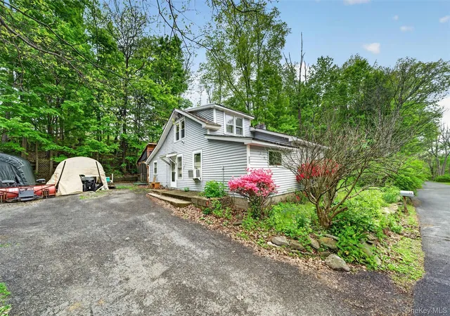 Homes for sale in Wallkill, NY | 32 Tarbell Rd, Wallkill, NY 12721 | MLS# 1019447