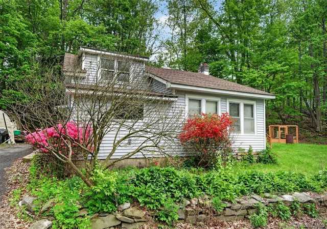 4th image of 32 Tarbell Rd, Bloomingburg, NY 12721 | MLS# 1019447