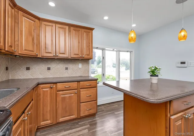 Photo 4 of Sale Pending at 5 Trumpet Ln, Hempstead, NY 11756 | MLS# 1019453 | Listing updated on 2026-08-20