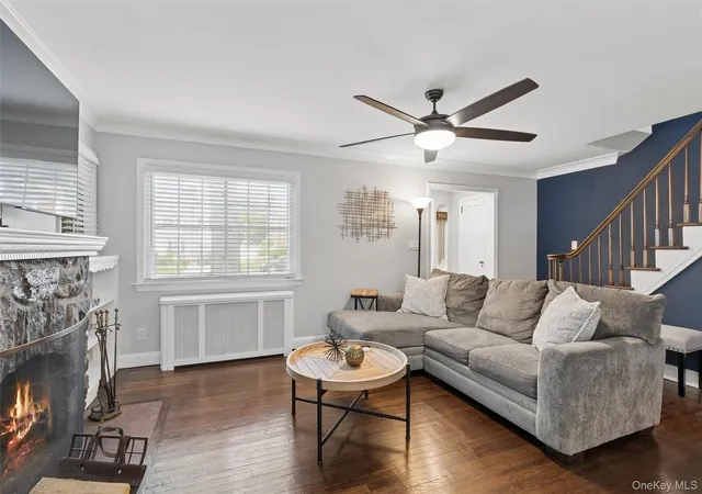 3rd image of 20 Beverly Pkwy, Hempstead, NY 11520 | MLS# 1019468