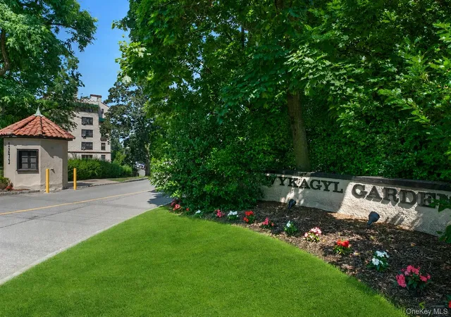 Homes for sale in New Rochelle, NY | 1273 North Ave #Entry 8, Apt 2F, New Rochelle, NY 10804 | MLS# 1019477