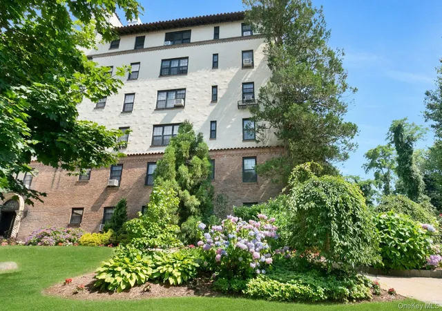 Homes for sale in New Rochelle, NY | 1273 North Avenue, New Rochelle, NY 10804 | Houzeo