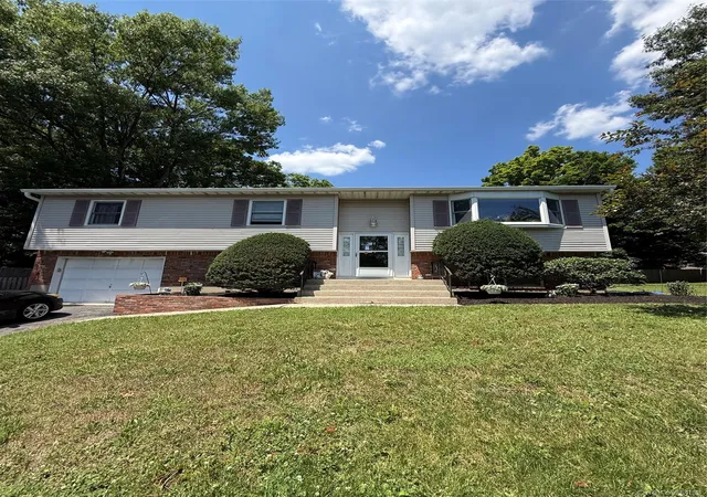 Homes for sale in Orangetown, NY | 7 Twin Ct, Orangetown, NY 10965 | MLS# 1019502