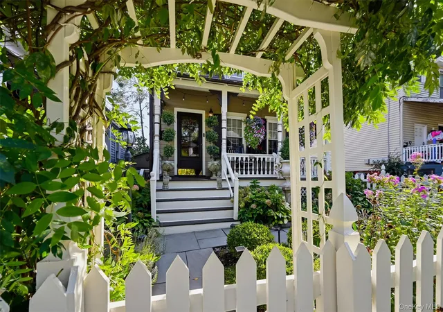 Photo 3 of Single family home for sale at 133 Cedar Hl Ave, Orangetown, NY 10960 | MLS# 1019505 | Listing updated on 2026-09-05