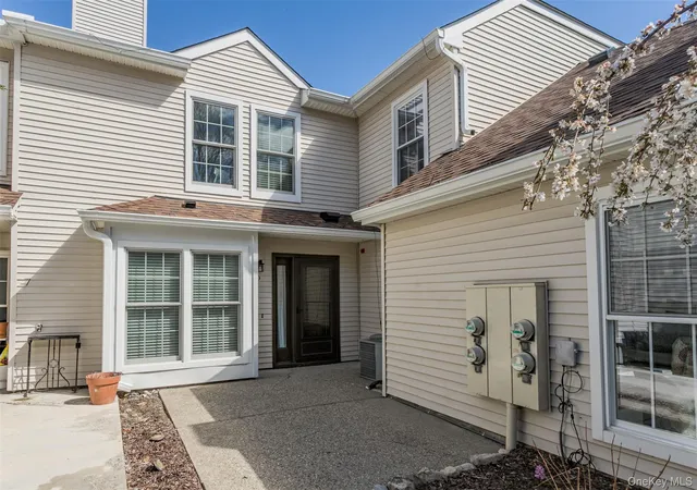 Photo 1 of Sale Pending at 9 Olde Wagon Rd, Warwick (town), NY 10990 | MLS# 1019511 | Listing updated on 2026-09-18
