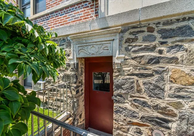 Homes for sale in Mamaroneck, NY | 604 Tompkins Ave #A2, Mamaroneck, NY 10543 | MLS# 1019523