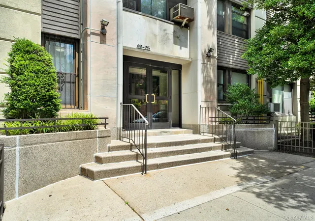 2nd image of 98-25 64Th Rd, New York City, NY 11374