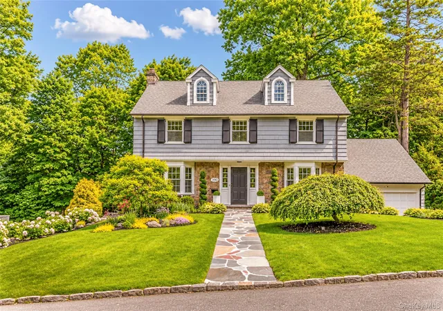 Photo 1 of Single family home for sale at 190 Douglas Pl, Mount Vernon, NY 10552 | MLS# 1019544 | Listing updated on 2026-09-30
