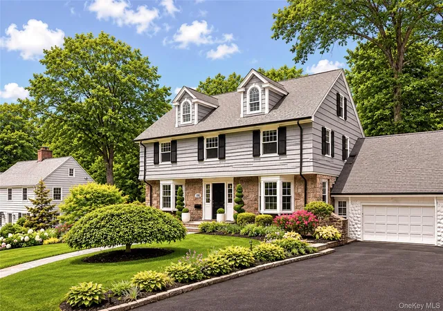 Photo 2 of Single family home for sale at 190 Douglas Pl, Mount Vernon, NY 10552 | MLS# 1019544 | Listing updated on 2026-09-30