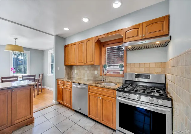 2nd image of 374 Rockaway Pkwy, Hempstead, NY 11580 | MLS# 1019546
