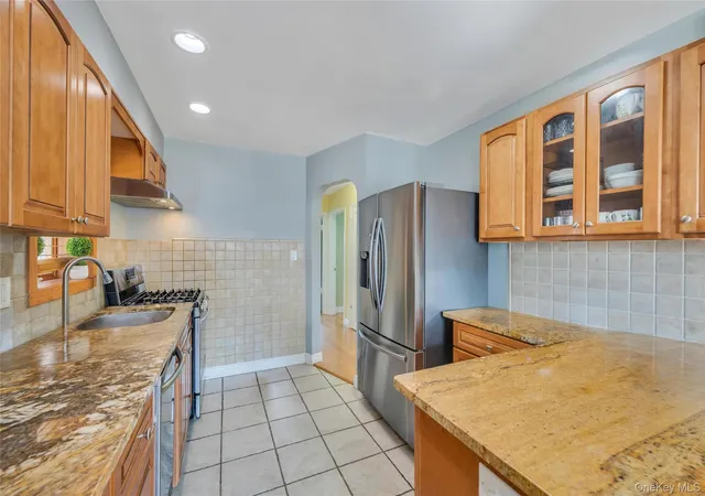 4th image of 374 Rockaway Pkwy, Hempstead, NY 11580 | MLS# 1019546