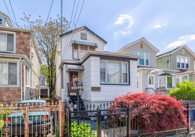 Photo 2 of Single family home for sale at 4212 Wilder Ave, Bronx, NY 10466 | MLS# 1019555 | Listing updated on 2026-08-19