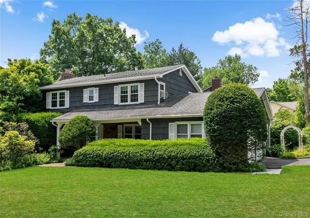 1st image of 8 Mckenna Pl, Mamaroneck, NY 10543 | MLS# 1019566