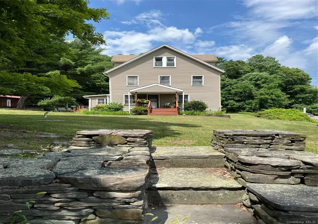 Homes for sale in Wawarsing, NY | 17 Spring St, Wawarsing, NY 12428 | MLS# 1019585