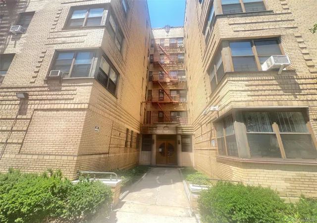 Homes for sale in New York, NY | 82 01 Britton Ave #5K, New York, NY 11373 | MLS# 1019594