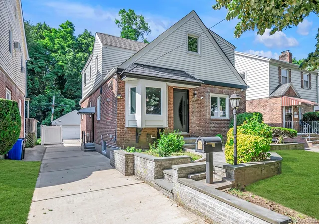 Photo 2 of Sale Pending at 206 15 Richland Ave, New York, NY 11364 | MLS# 1019596 | Listing updated on 2026-08-05