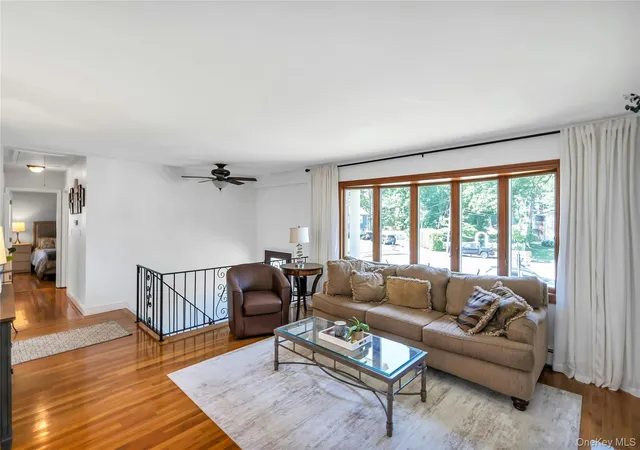Photo 4 of Single family home for sale at 4 Dale Ct, Hauppauge, NY 11788 | MLS# 1019600 | Listing updated on 2026-08-23