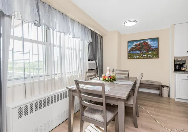 4th image of 820 Boynton Ave, New York, NY 11238