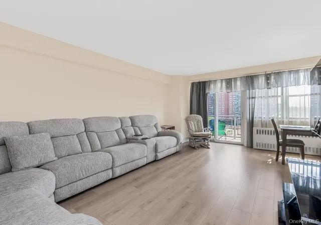 5th image of 820 Boynton Ave, New York, NY 11238