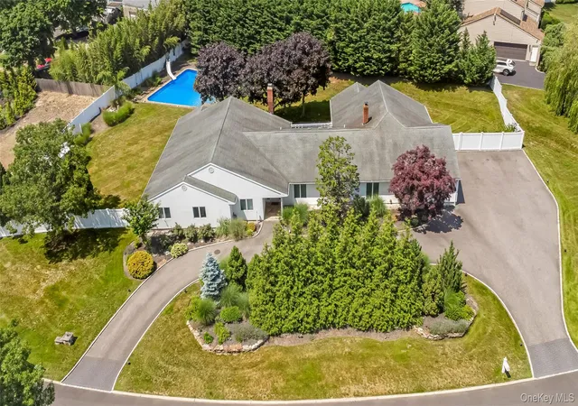 1st image of 6 Twilight Ct, Huntington, NY 11747 | MLS# 1019611