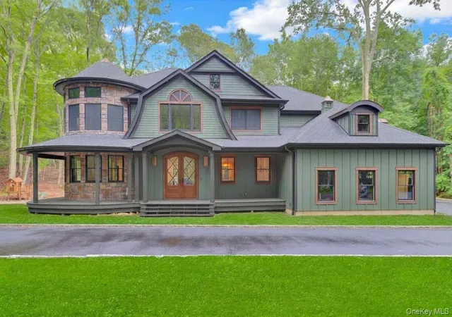 3rd image of 301 Old Mill Rd, Smithtown, NY 11780 | MLS# 1019623
