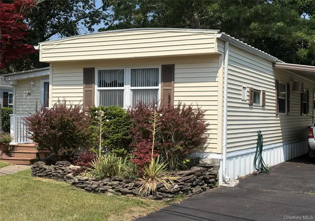 Homes for sale in Riverhead, NY | 525 Riverleigh Ave #P6, Riverhead, NY 11901 | MLS# 1019636