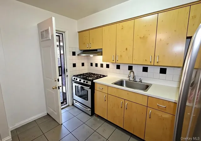5th image of 4108 Wilder Ave, Bronx, NY 10466 | MLS# 1019640