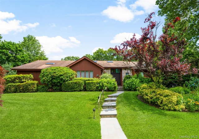 Homes for sale in White Plains, NY | 132 Barton Rd, White Plains, NY 10605 | MLS# 1019651