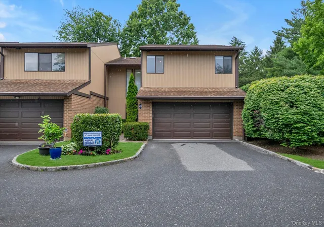 1st image of 49 Wimbledon Dr, Roslyn, NY 11576 | MLS# 1019690