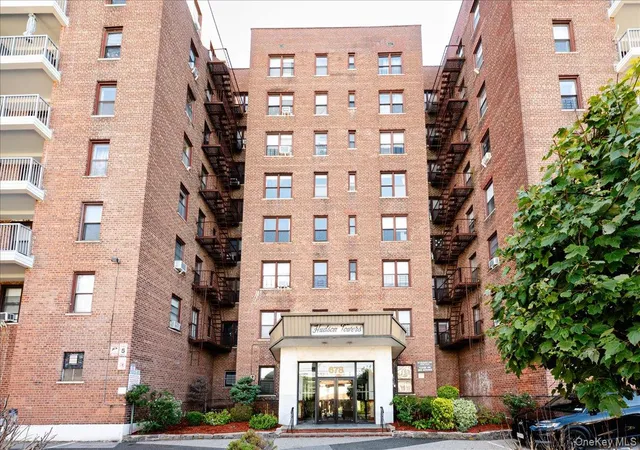 Listing Photo 3 - Condo for sale in building located at 678 Warburton Ave, Yonkers, NY 10701 - Unit #7I-7J