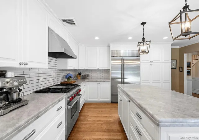 Photo 1 of Single family home for sale at 855 Orchard Ln, Oyster Bay, NY 11771 | MLS# 1019700 | Listing updated on 2026-09-17