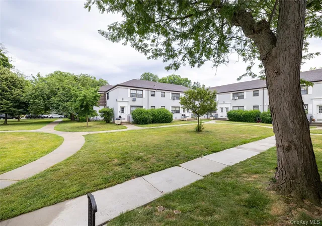 2nd image of 136-35 68th Dr, Flushing, NY 11367