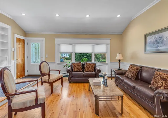 2nd image of 15 Elberta Dr, East Northport, NY 11731 | MLS# 1019717