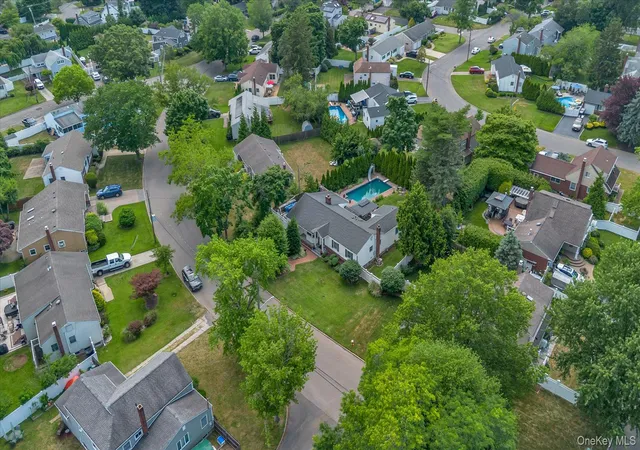30th image of 15 Elberta Dr, East Northport, NY 11731 | MLS# 1019717