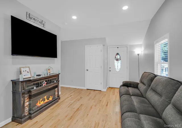 5th image of 86 Eastview Rd, Islip, NY 11779 | MLS# 1019734