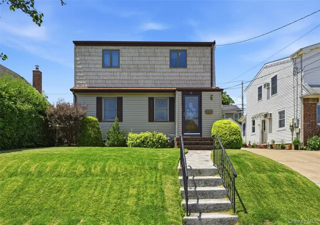 Homes for sale in North Hempstead, NY | 65 Moore St, North Hempstead, NY 11040 | MLS# 1019743