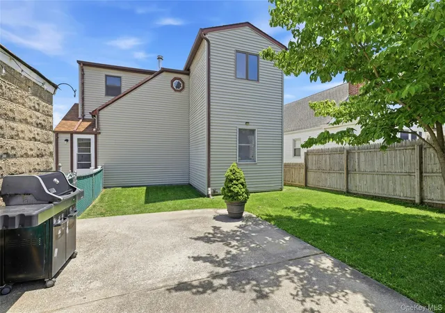 Homes for sale in North Hempstead, NY | 65 Moore St, North Hempstead, NY 11040 | MLS# 1019743